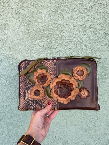 1/2 Cut Mini Pocketbook